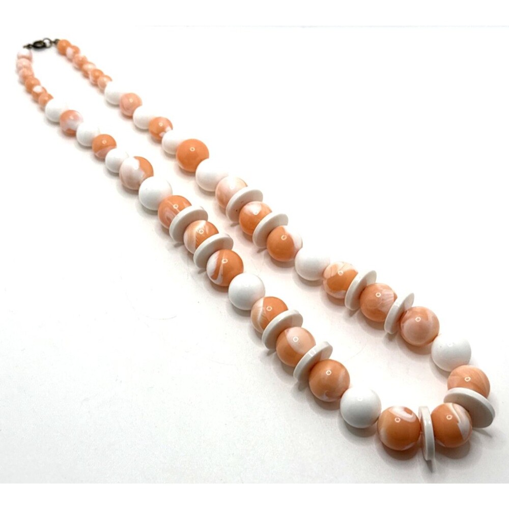 Vintage Chunky Peach Swirl Lucite Bead Necklace Graduated with Disk Spacers 25"